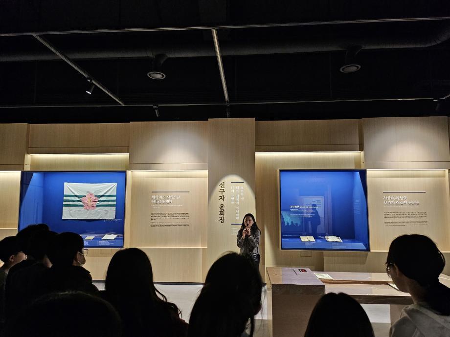 3.전시연계 교육 프로그램 참여 사진 (3) - 바로 가기 이미지