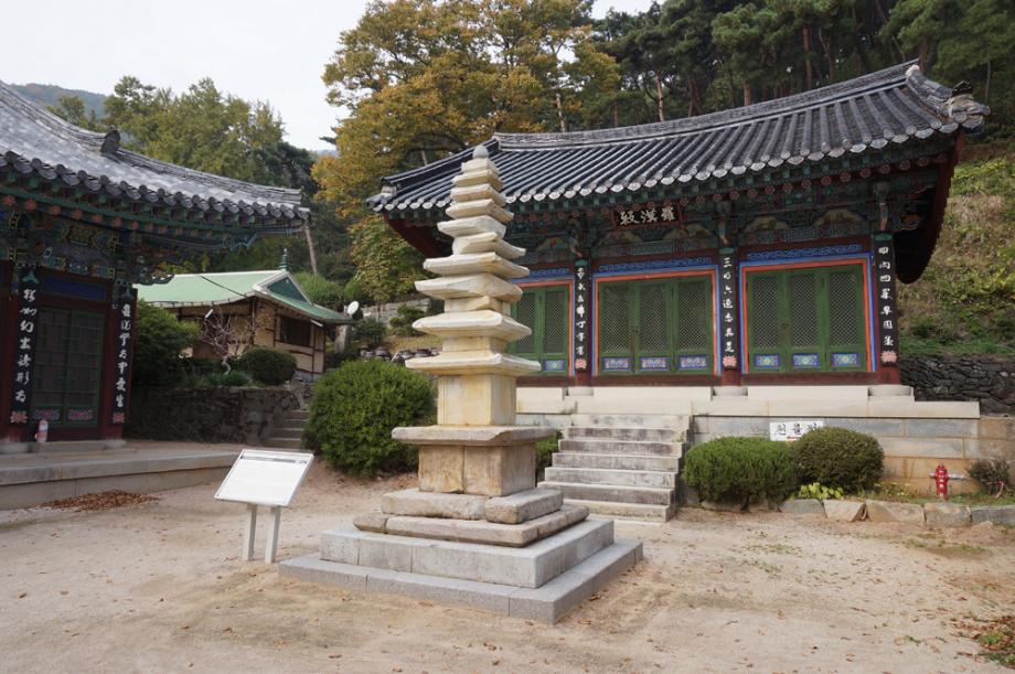 Hyangcheonsa Temple 7