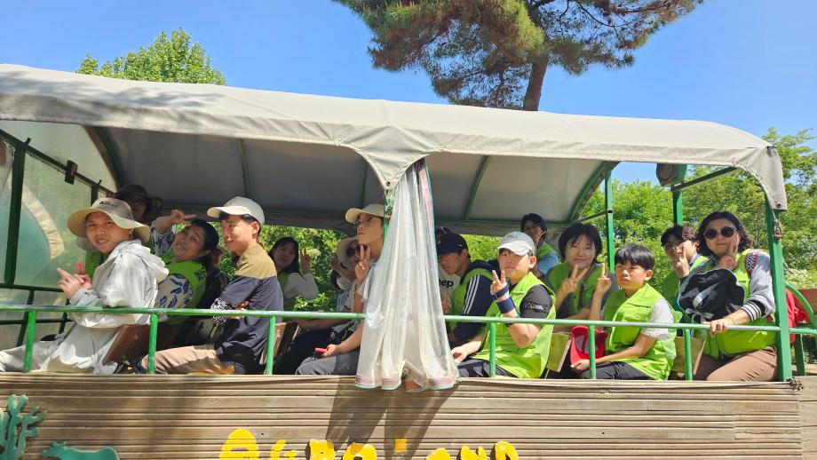 3.에산군가족센터 모두가족봉사단 봄 야유회 사진(2) 이미지
