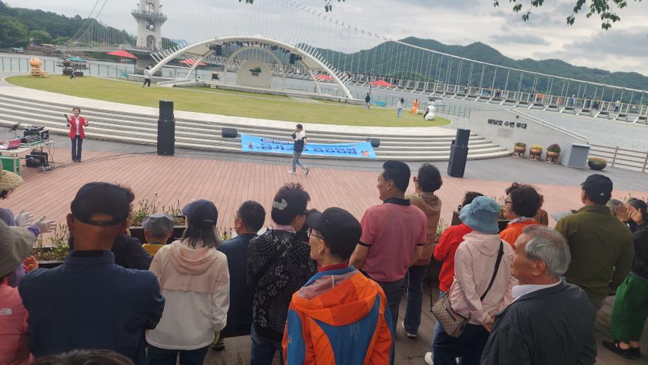 예당호 수변무대  버스킹 이미지