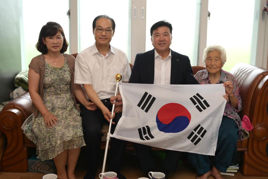 제79주년 광복절 독립유공자 유족 위문 이미지