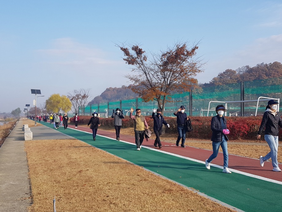 예산군, 우리동네 명소 ‘무한천 체육공원’ 둘레길 걷기 행사 개최 이미지